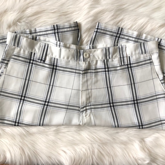 🎉Men’s White Plaid Shorts - Picture 2 of 4